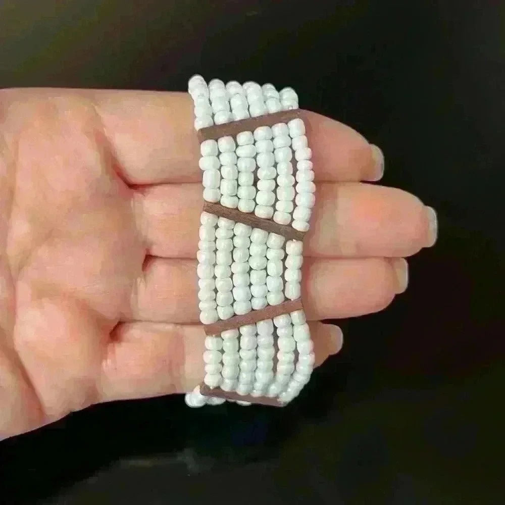 HANDMADE wooden & white beaded stretchy bracelet NWT La Casa de Coralie Mexico - Picture 2 of 3